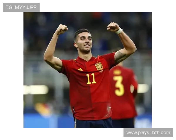 费兰托雷斯禁区内倒地伸脚完成极具创意的打门尝试